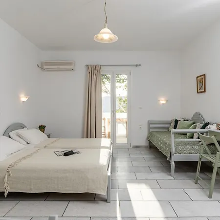 Birbas Lägenhetshotell Agia Anna (Naxos)